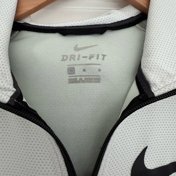 Nike women’s white w/black accents full zip hooded athletic sweater size large - Picture 4 of 4